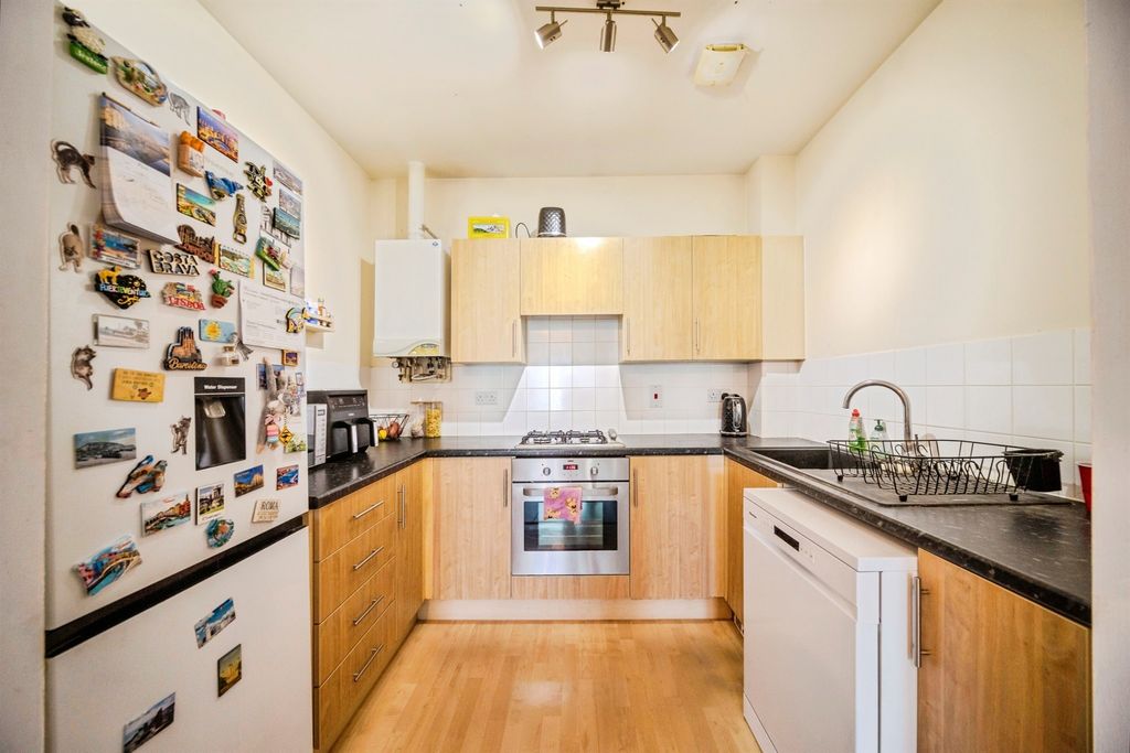 Property photo 3 of 14