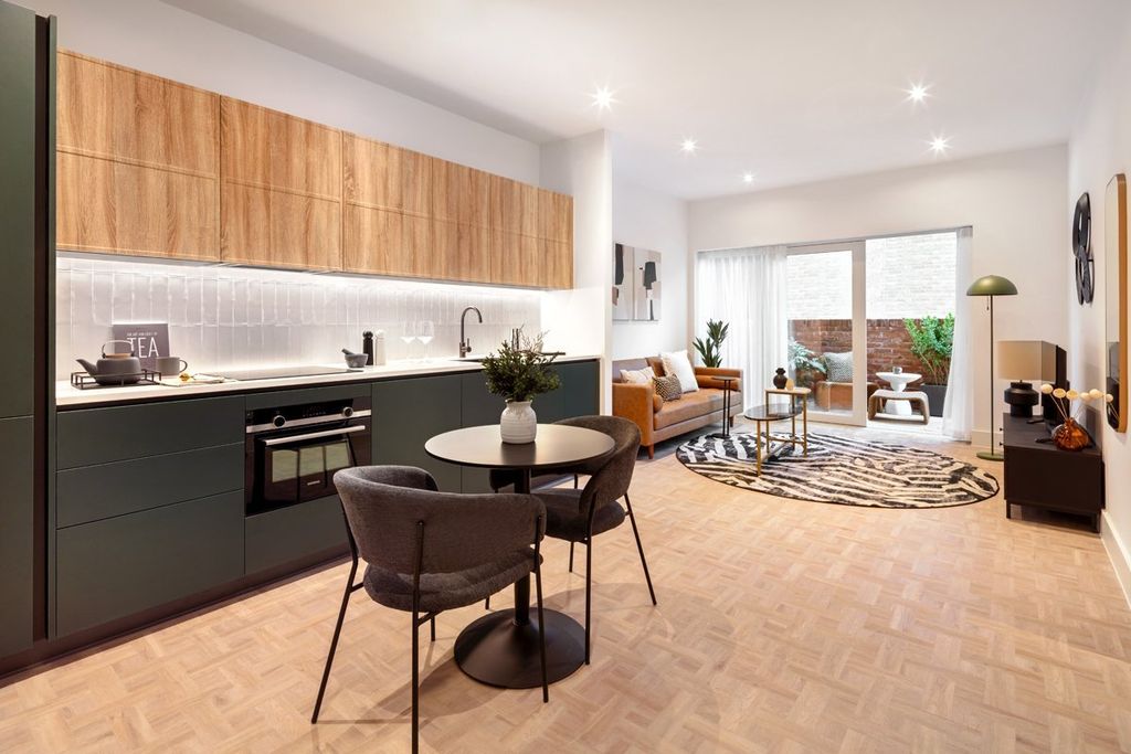 Property photo 2 of 11