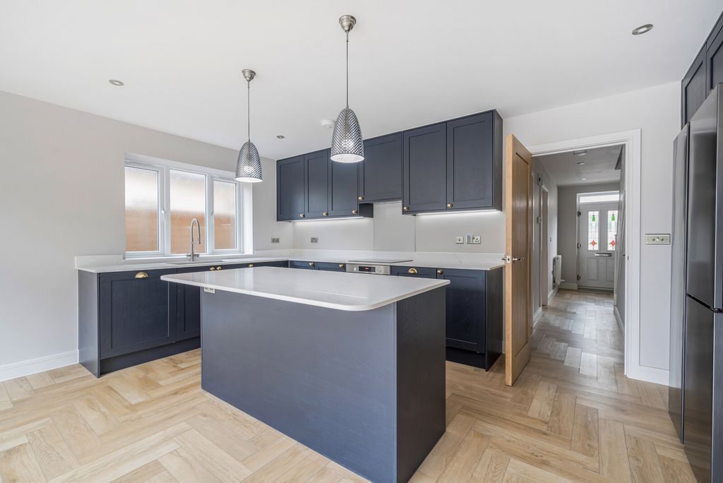 Property photo 2 of 16 1346897-14-68B1A5...