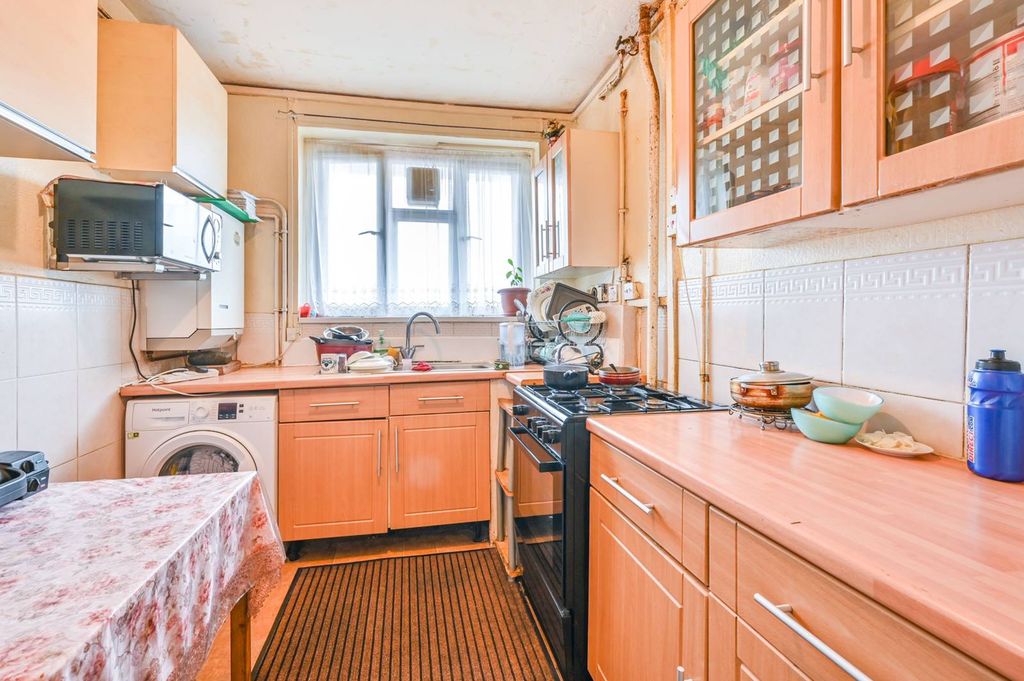 Property photo 3 of 6