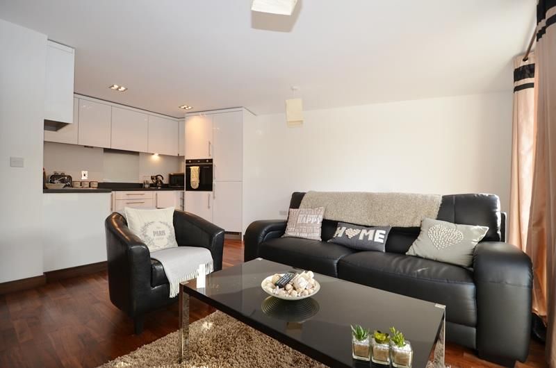 Property photo 2 of 8 Lounge