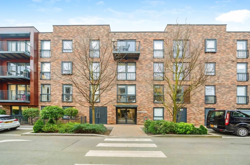 Property photo 1 of 12 Two Double Bedroom Ground Floor Flat To Rent