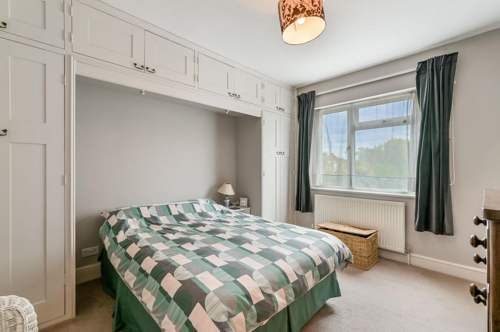 Additional image 8 of 3 bed semi-detached house for saleClifden Road, Brentford TW8