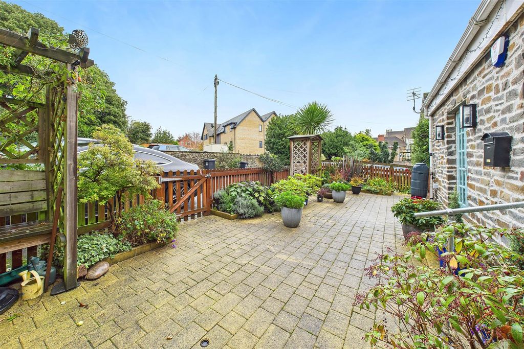 Property photo 2 of 15