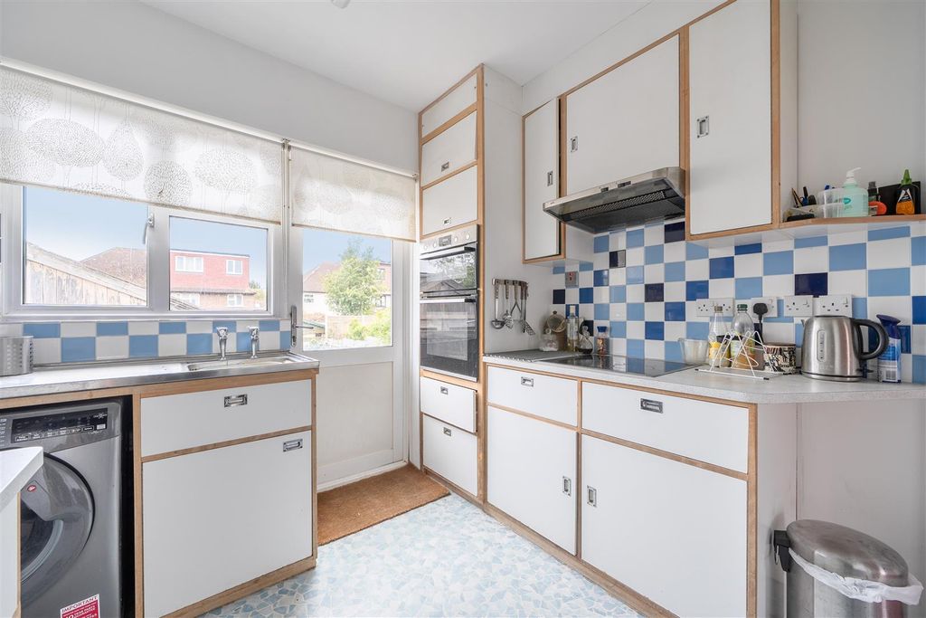 Property photo 3 of 14 1449021-18-69E6550F5380F.Jpg