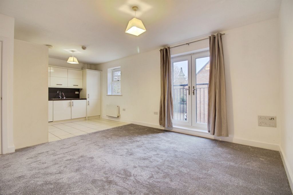 Property photo 2 of 14