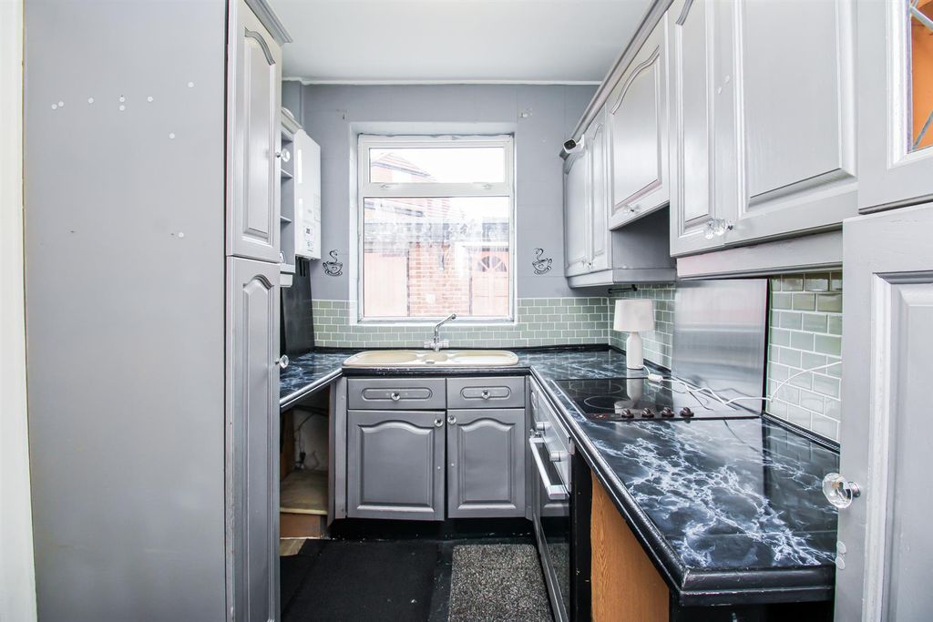 Property photo 3 of 11