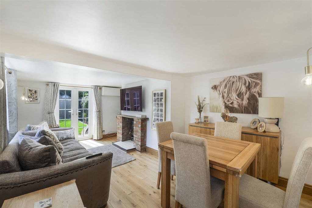 Property photo 2 of 14 04.Jpg