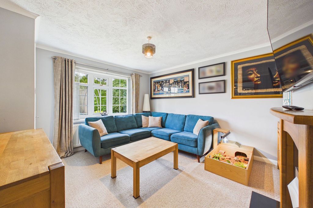 Property photo 3 of 14