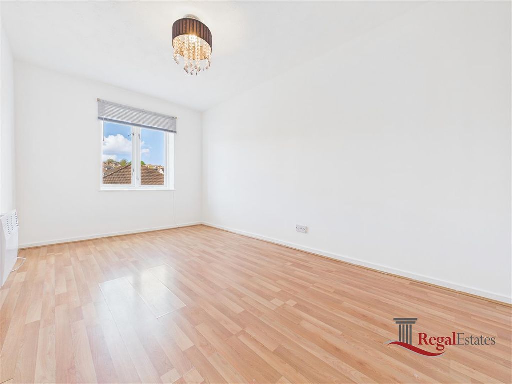 Property photo 3 of 10 Cam02489G0-Pr0275-Still001.Jpg