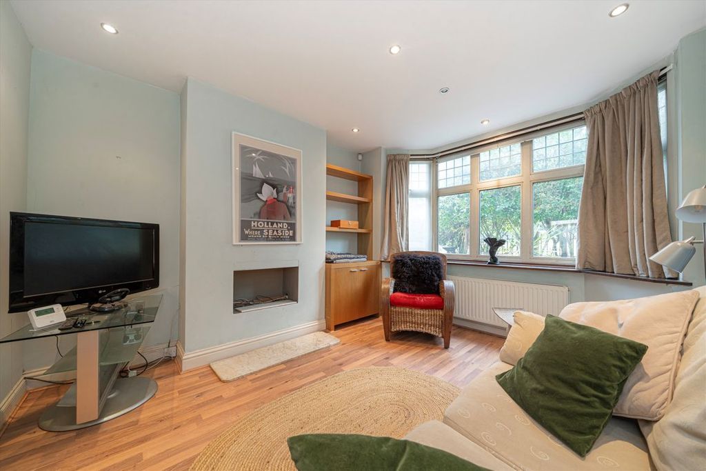 Property photo 3 of 8