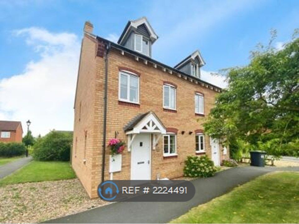 Property photo 1 of 10 Front View