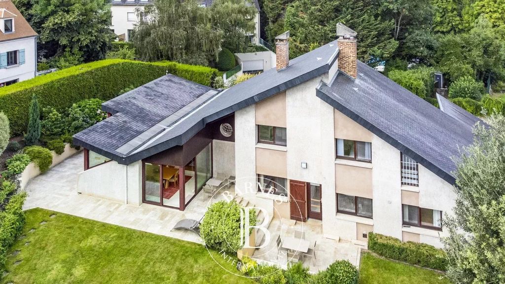 Property photo 2 of 31