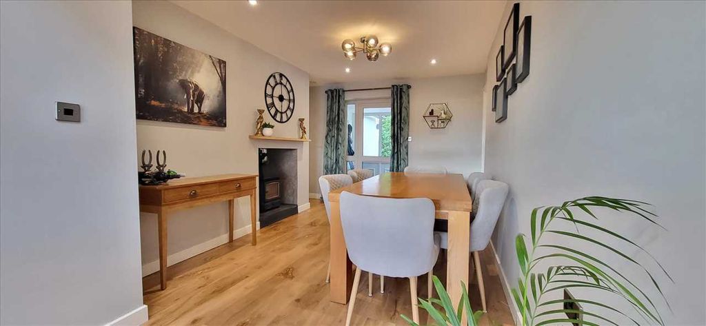 Property photo 3 of 32 Dining Room