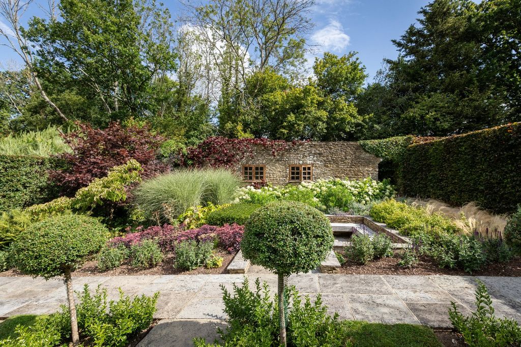 Property photo 2 of 40 Picture No. 30