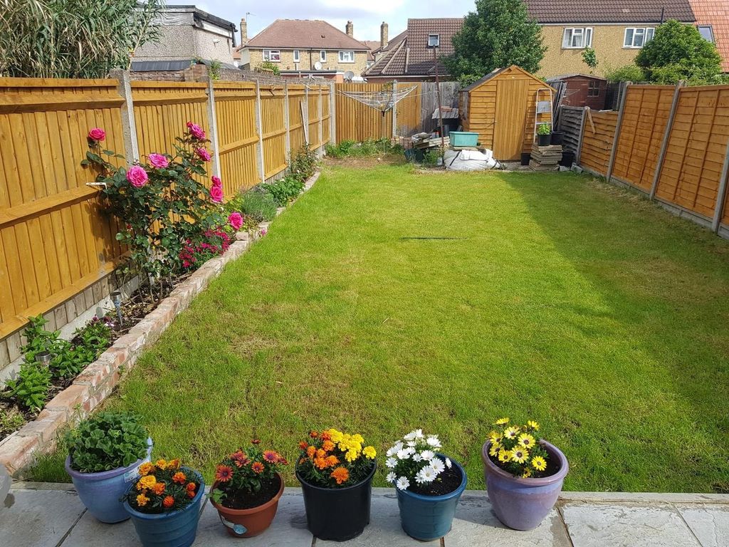 Property photo 1 of 12 4 Bed Semi Detached House For Rent