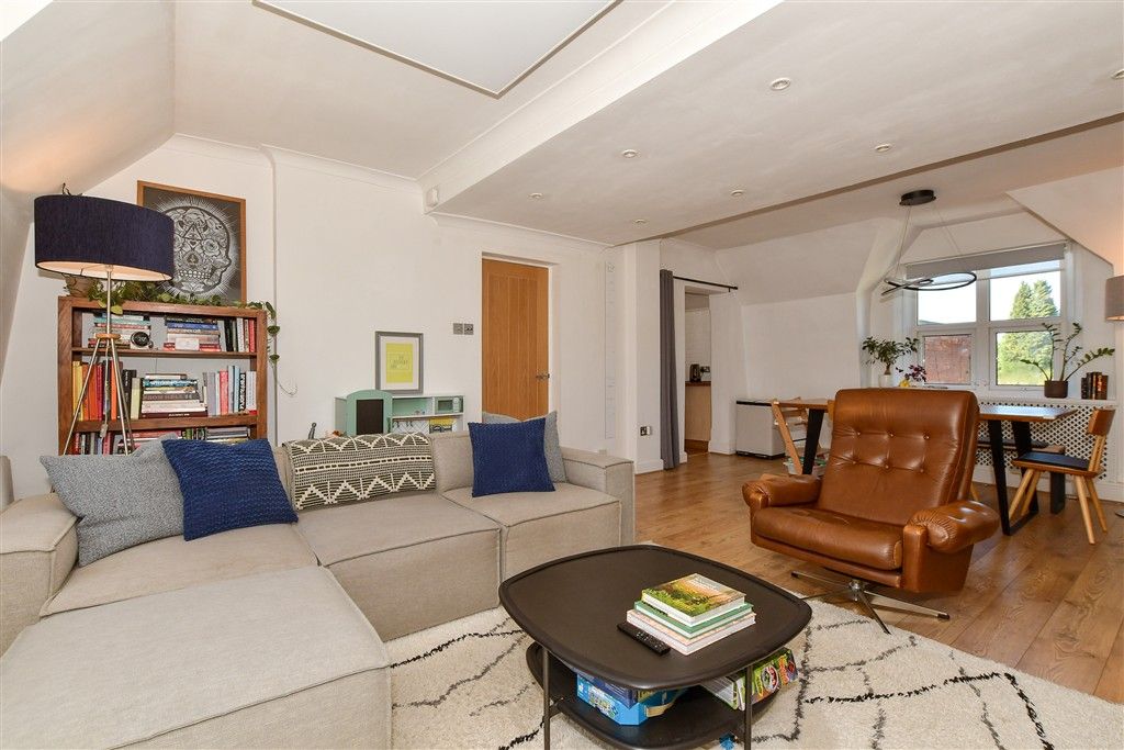Property photo 2 of 17 Lounge/Dining Room