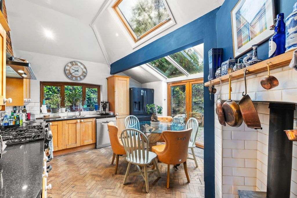 Property photo 2 of 14