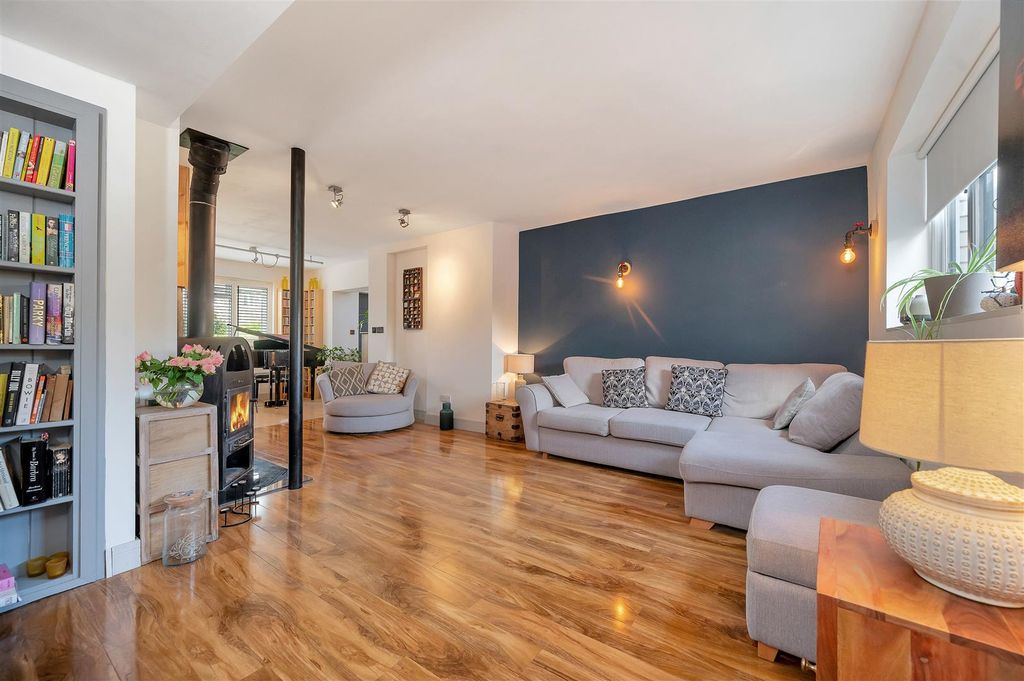 Property photo 3 of 47 L Shaped Reception