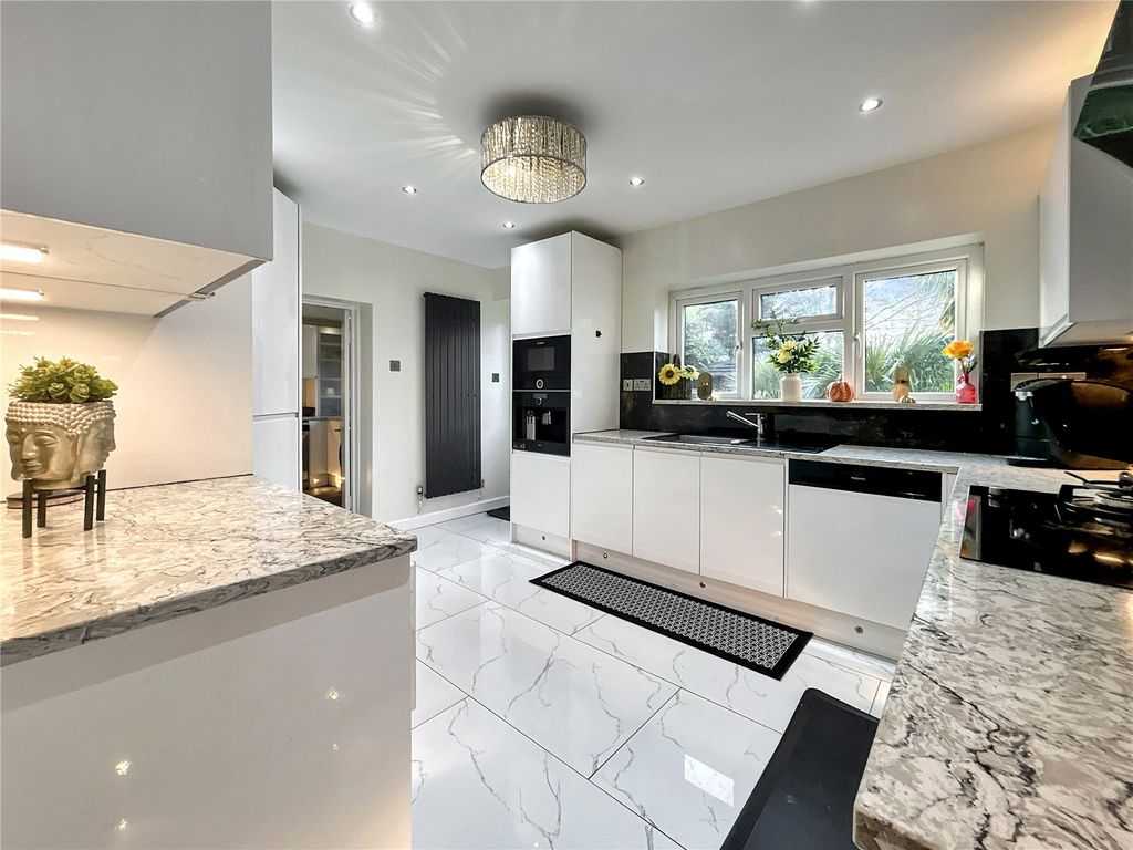 Property photo 2 of 71 Kitchen