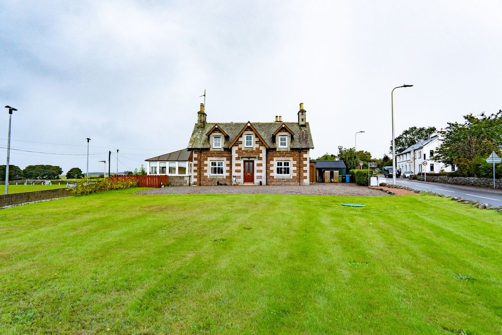 Property photo 1 of 50