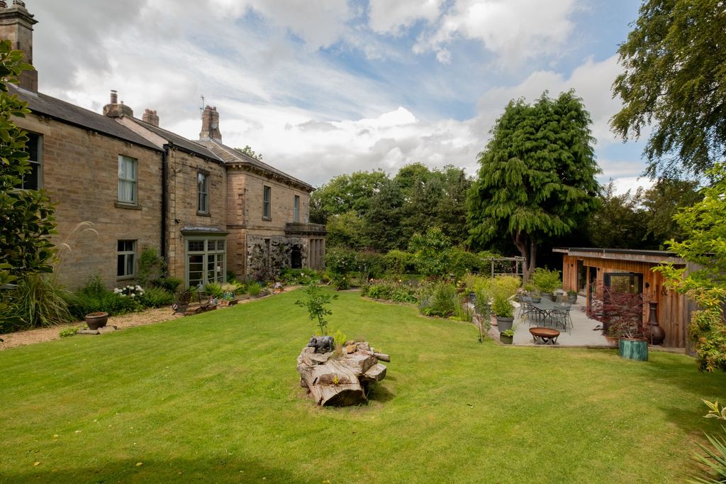 Additional image 4 of 6 bed property for saleThe Terrace, Shotley Bridge DH8