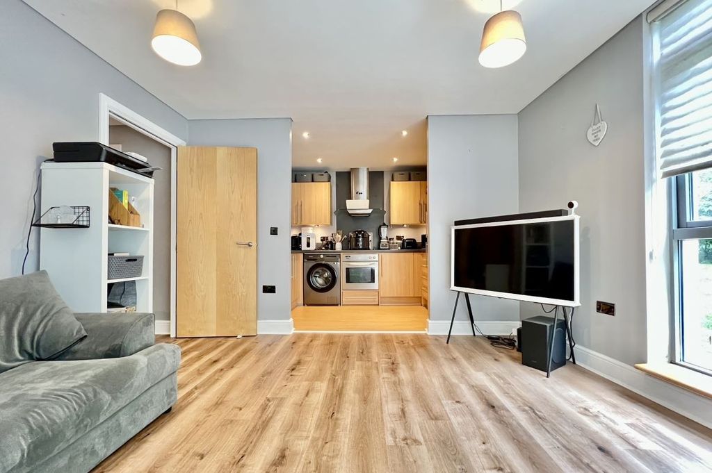 Property photo 3 of 9