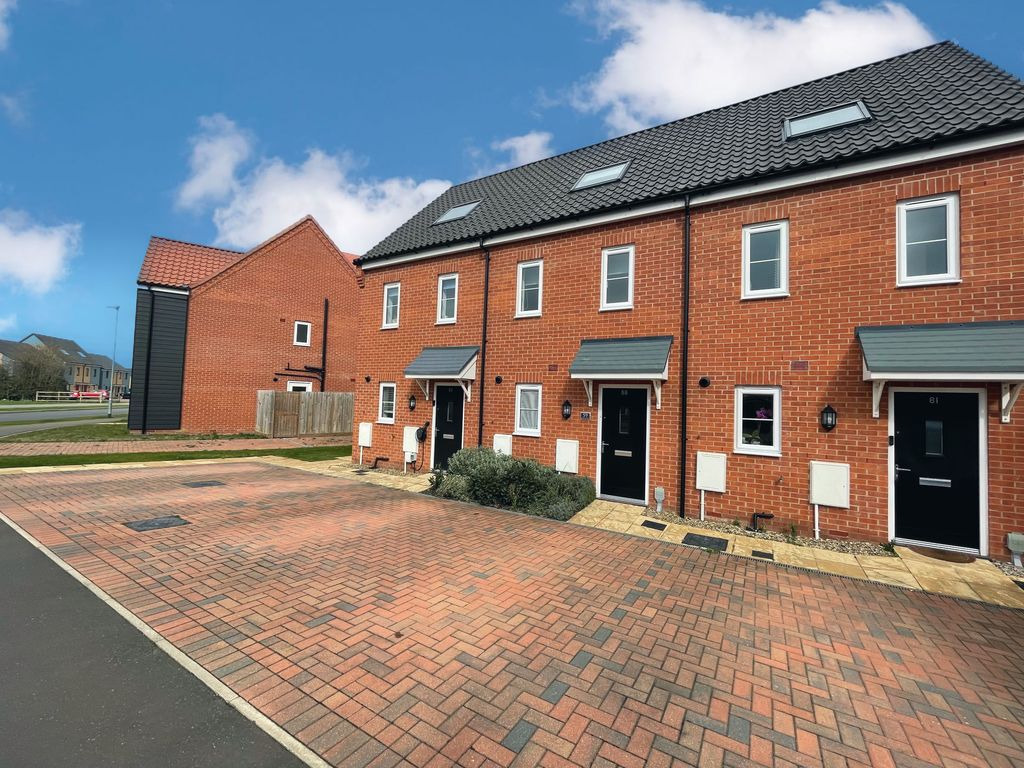 Property photo 1 of 9 Front