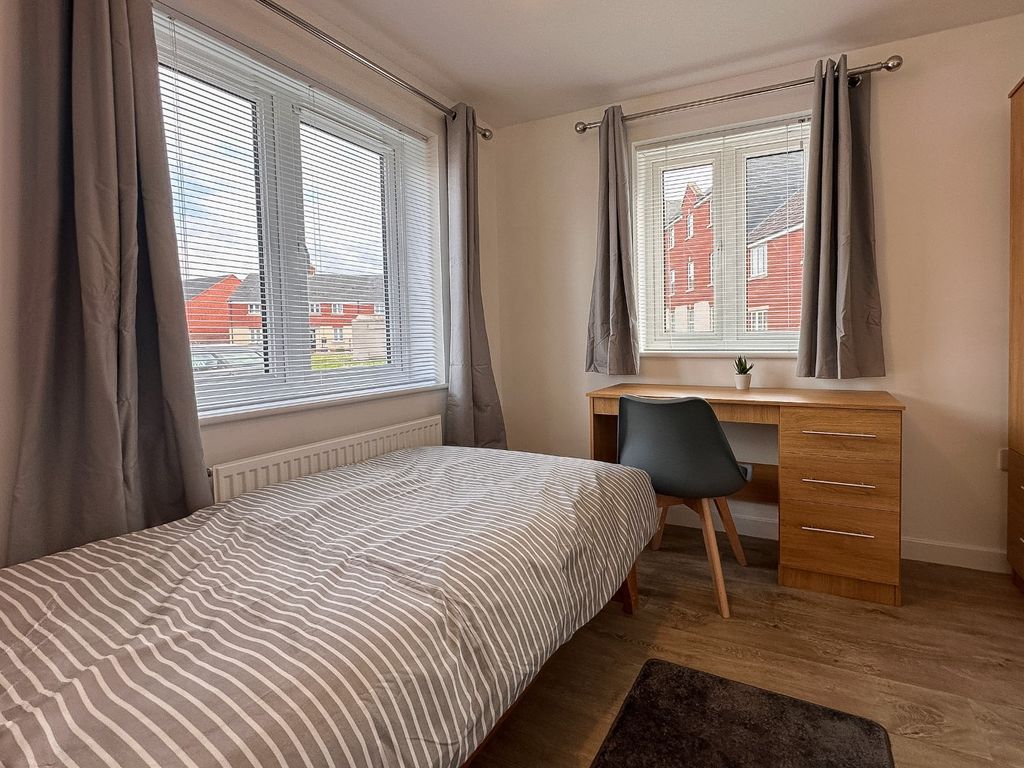 Property photo 3 of 12 5113954
