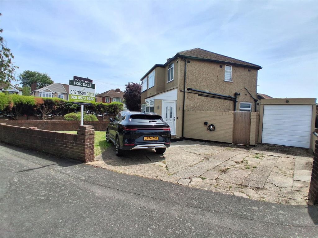 Property photo 3 of 17