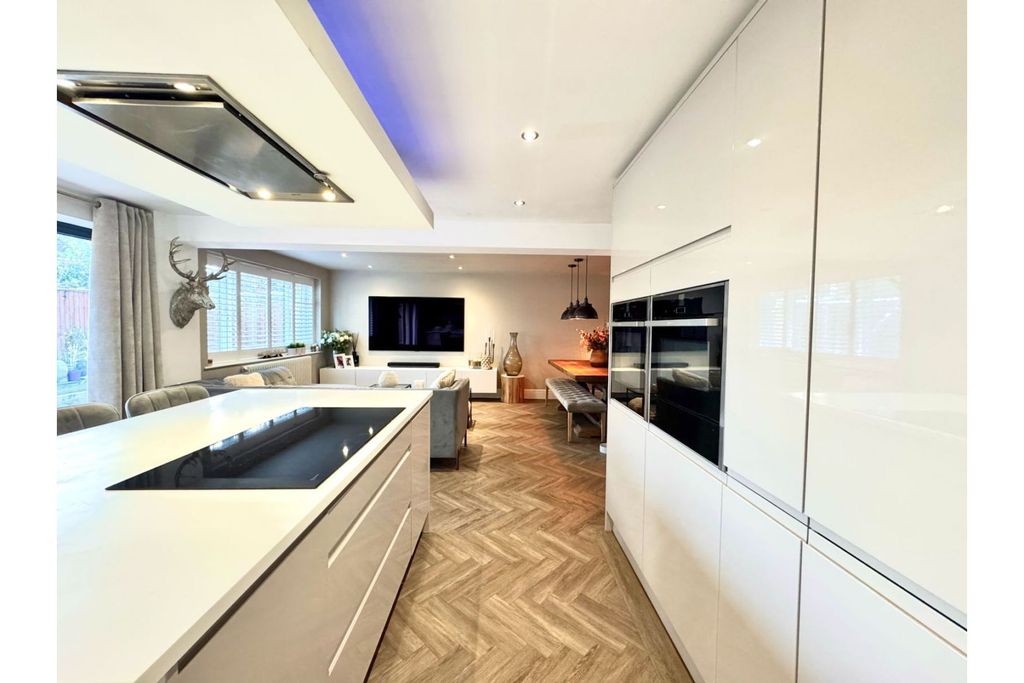 Property photo 3 of 26