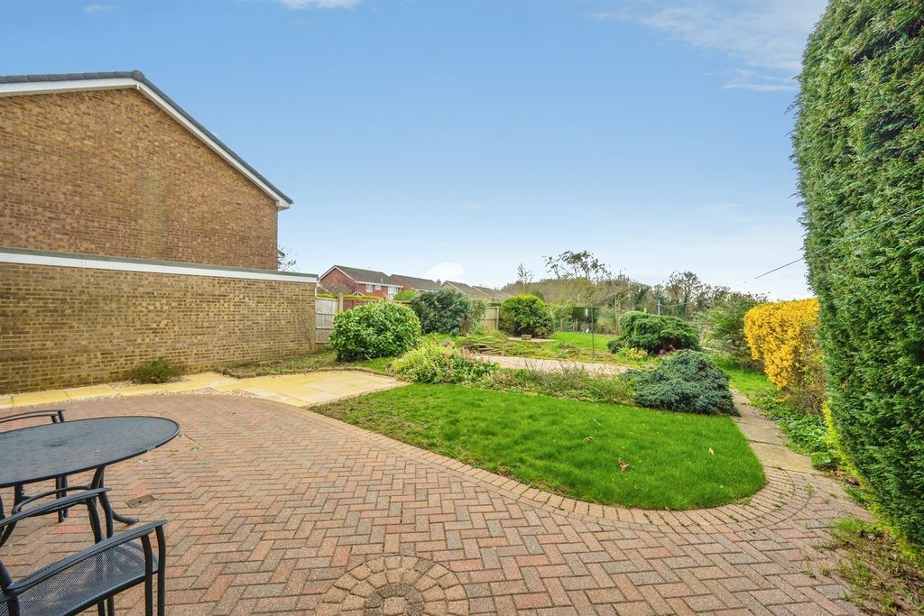 Property photo 3 of 20 Outside