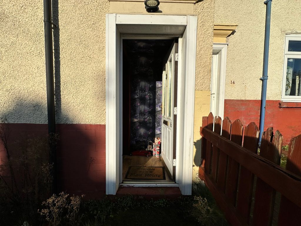 Property photo 2 of 31