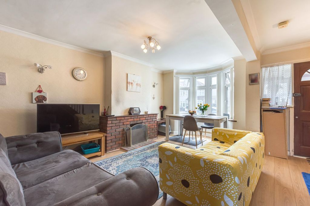 Property photo 2 of 11