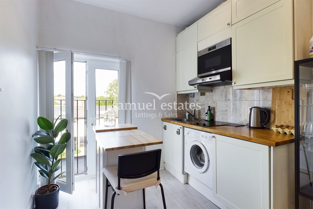 Property photo 1 of 6 Kitchen