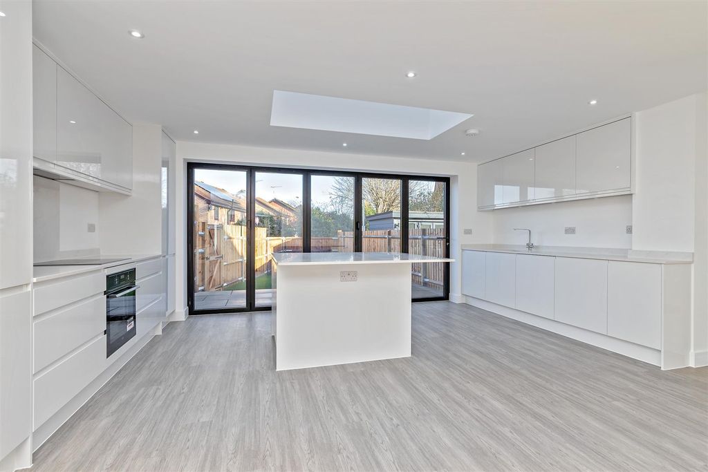 Property photo 3 of 27 18Achilternroad14.Jpg