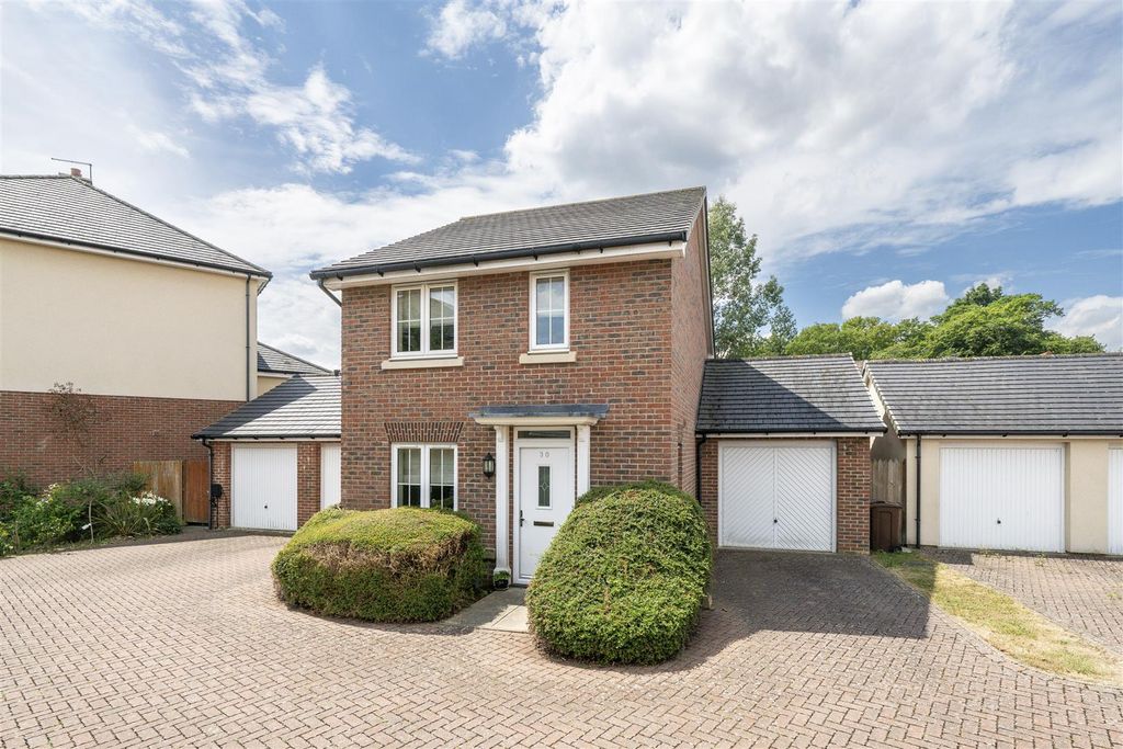 Property photo 1 of 17 30-Appleby-Drive-1002.Jpg