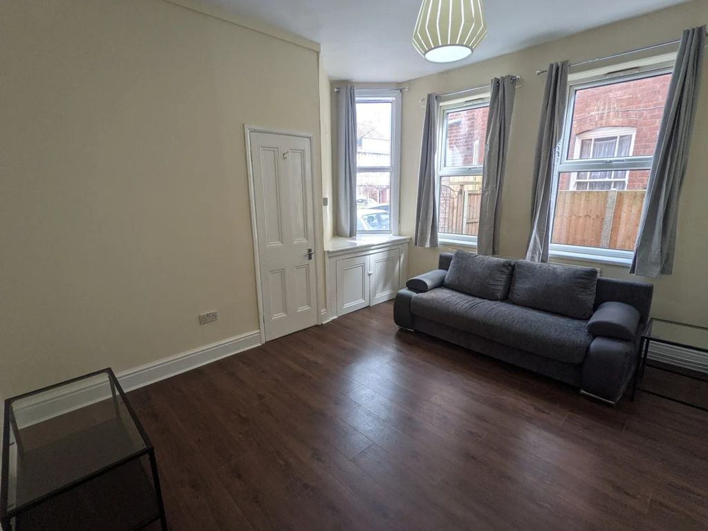 Property photo 3 of 6 Photo 2