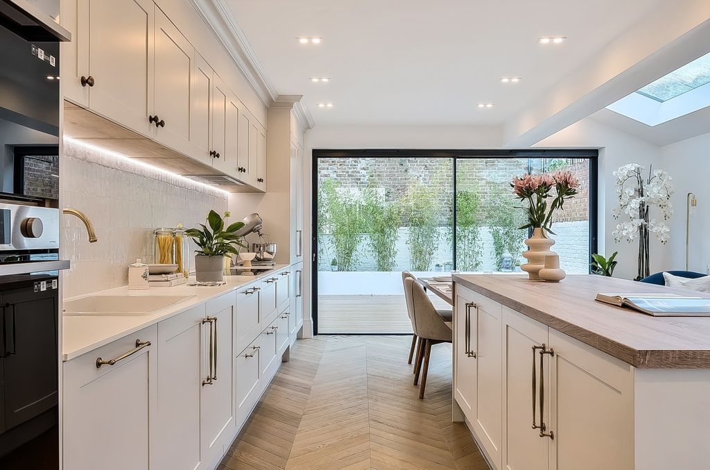 Property photo 1 of 16 Kitchen