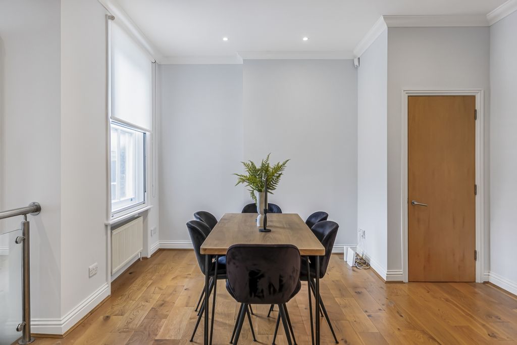 Property photo 3 of 20 Second_Floor_Flat...