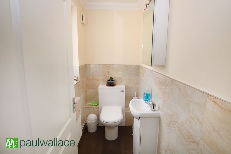 Property photo 3 of 19 Cloakroom