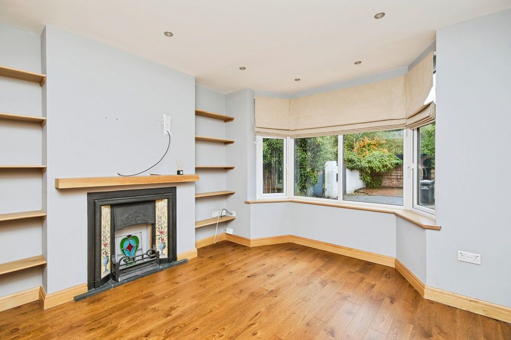 Property photo 3 of 17 Photo