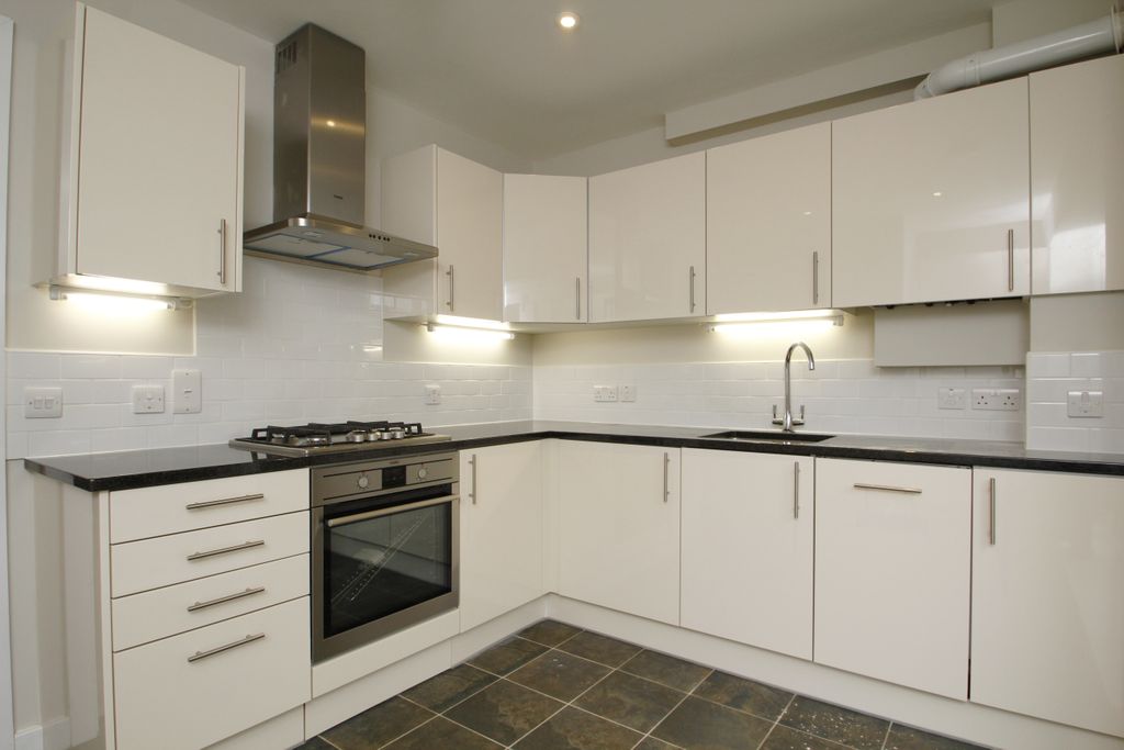 Property photo 2 of 6 Photo 02