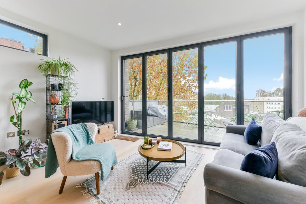 Property photo 2 of 11