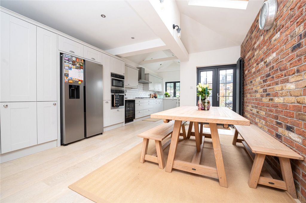 Property photo 3 of 23 Picture No. 6