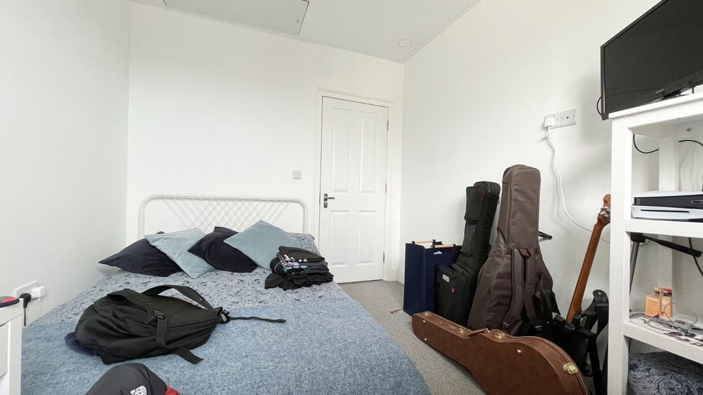 Property photo 3 of 10 Picture No. 12