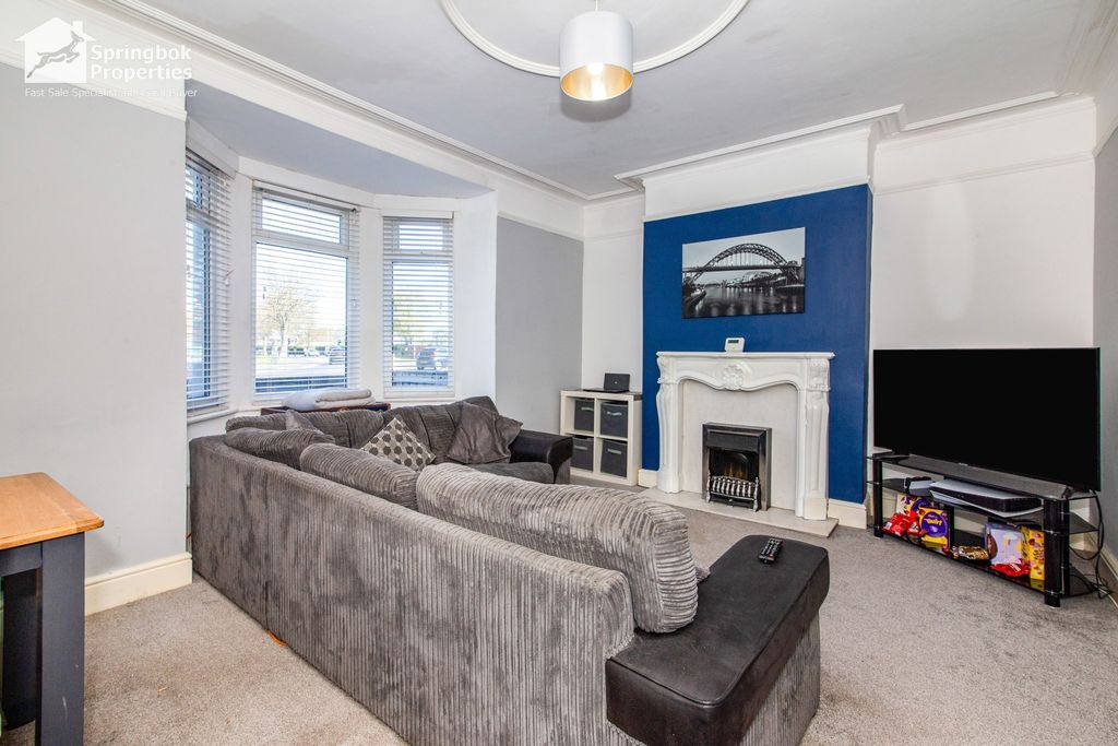 Property photo 3 of 18 Image 2