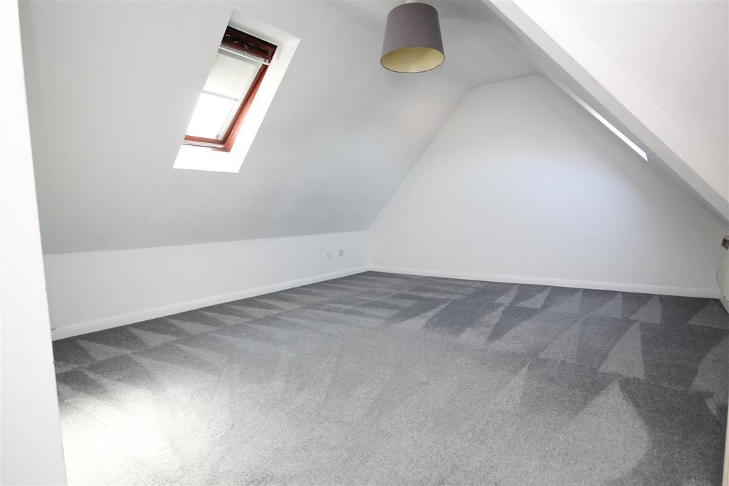 Additional image 9 of 3 bed flat for saleNN29, High Street, Irchester, Wellingborough