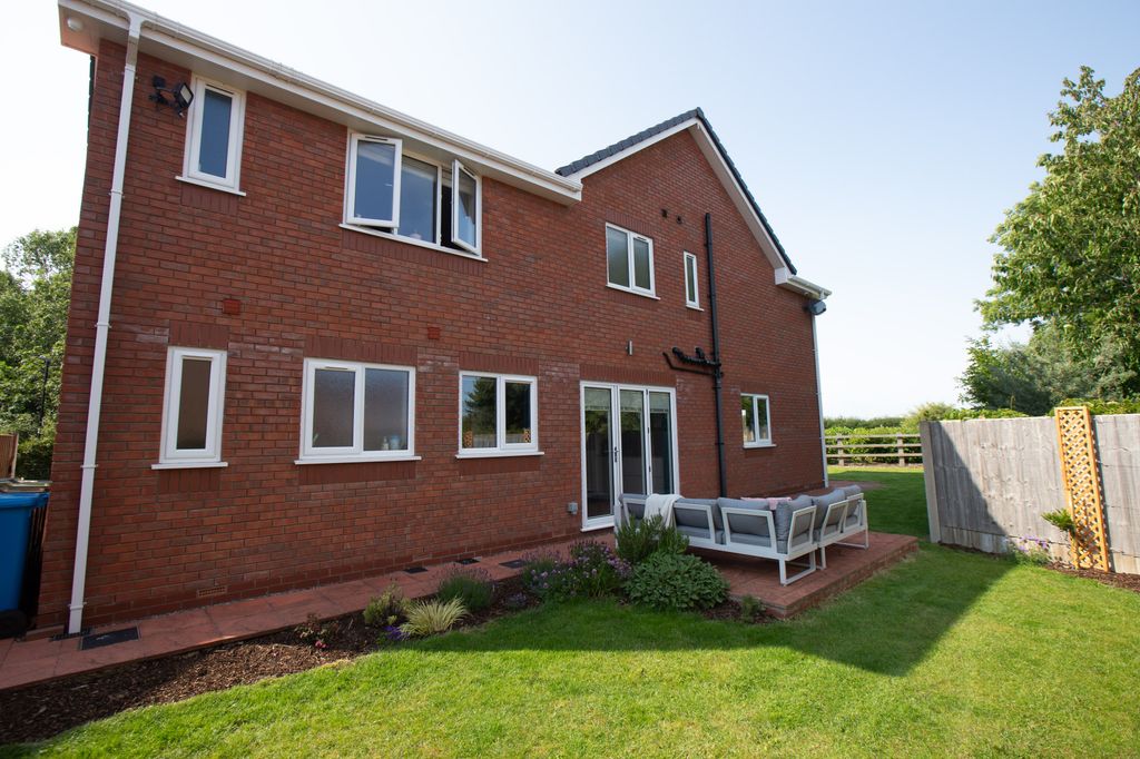Property photo 2 of 46