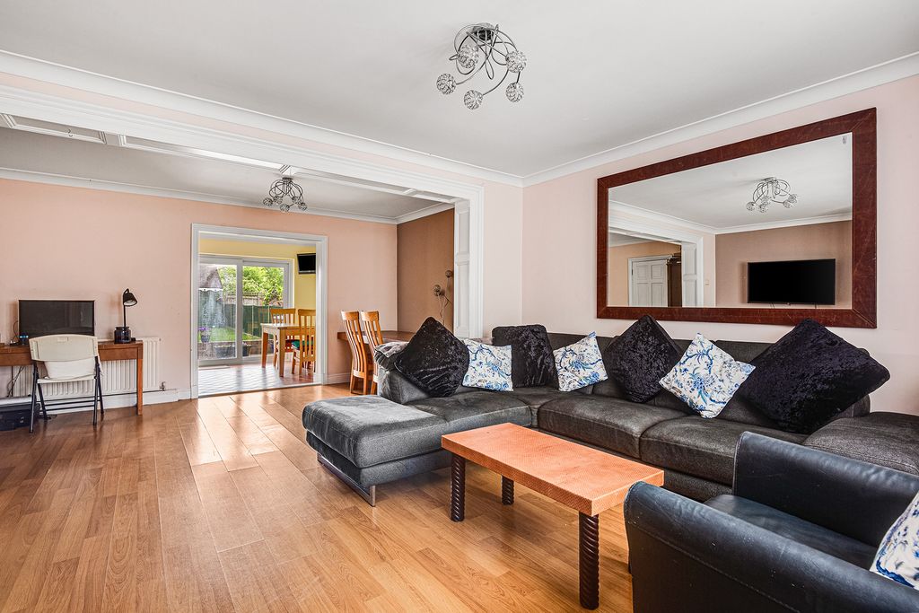 Property photo 2 of 16 842A1981Hdr